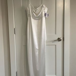 Size large white Windsor dress. Never worn